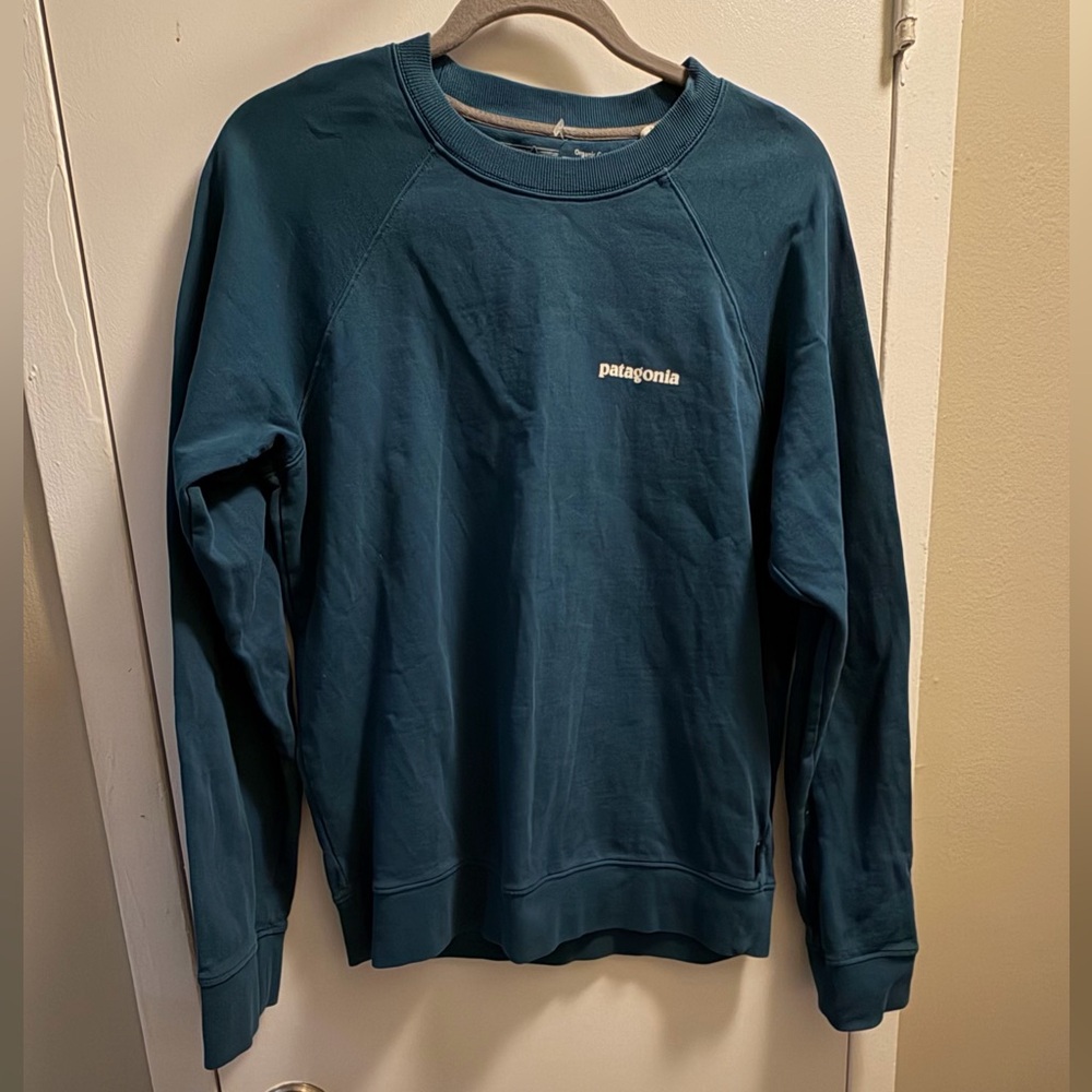 Patagonia P-6 Men’s Small Blue Long Sleeves NWOT